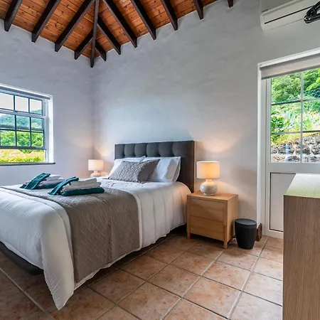 Islet View * Вила-Франка-ду-Кампу