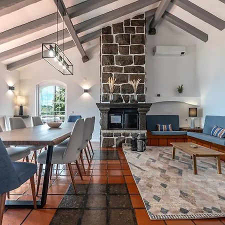 Дом отдыха Islet View Вила-Франка-ду-Кампу